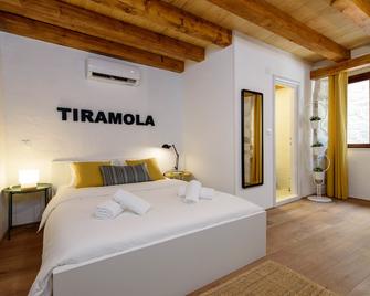 Apartments & Rooms Tiramola - Old Town - Trogir - Bedroom