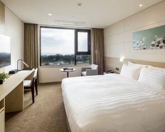 Hotel The Born Jeju - Thành phố Seogwipo - Phòng ngủ