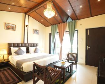 Sol Glow Resort - Nainital - Schlafzimmer