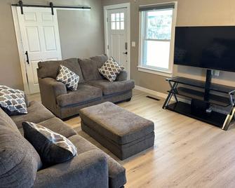 Beautiful Home in Gallatin - Gallatin - Sala de estar