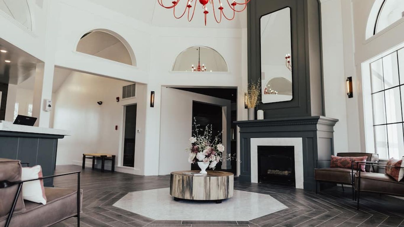 Vinland Hotel and Lounge