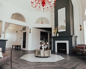 Vinland Hotel and Lounge - Solvang - Lobby