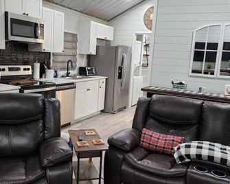 Circle C Cabin - Skiatook - Kitchen