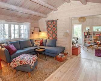 Cozy home in Sykkylven with kitchen - Skodje - Sala de estar