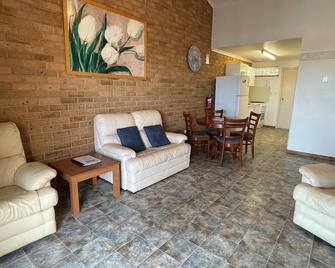 Ocean View Villa 2 - Denham - Living room