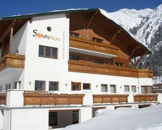 Gasthof Sonnalm - St. Leonhard im Pitztal - בניין