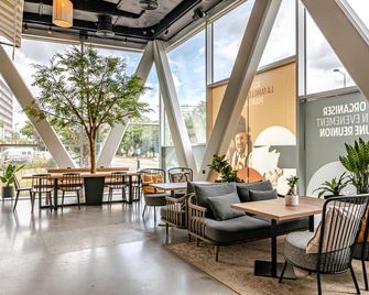 Best Western M-Treize Paris Asnieres - Asnières-sur-Seine