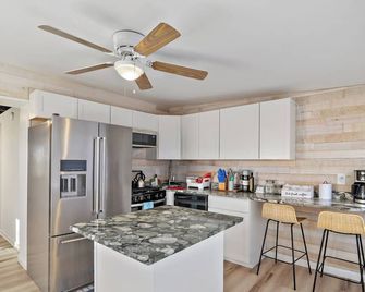 Fishermen's Catch - Frederica - Kitchen