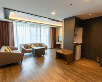 زينيا هوتل - انغيليس سيتي - غرفة معيشة