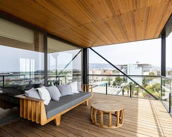 Earth Boutique Apartments next to Stavros Niarchos - Athens - Balcony