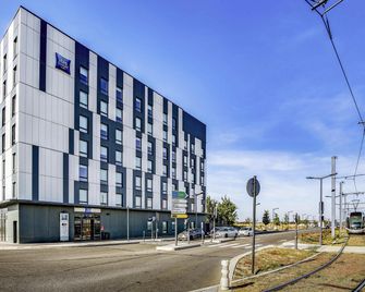 ibis budget Paris Coeur d'Orly Airport - Orly - Bâtiment