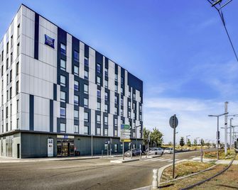 ibis budget Paris Coeur d'Orly Airport - Orly - Bâtiment
