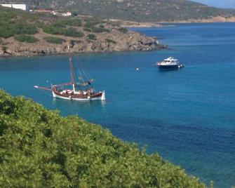 All House 5 Minuts From The Most Beautiful Beach In The World Free Wi-Fi Tv - Tresnuraghes - Playa