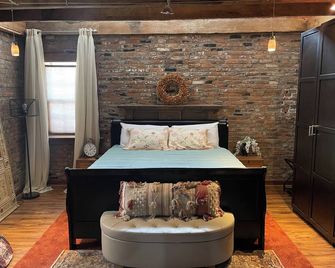 Springside BoHo Getaway - Georgetown - Bedroom