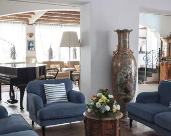 Hotel Lord Byron - פוריו - סלון