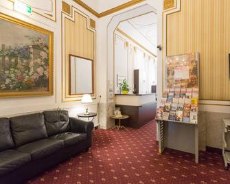 Hotel Viktoria - Vienna - Living room