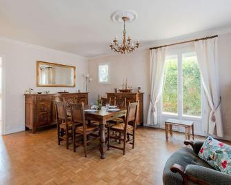 Doutreleau - Wifi - Parking - Saint-Malo - Dining room