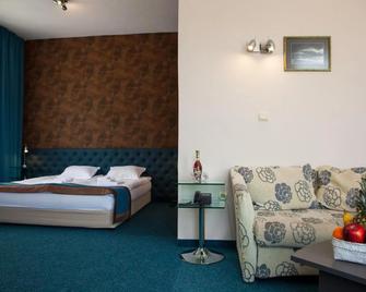 Family Hotel Opera - former City Mark hotel - Varna - Bedroom