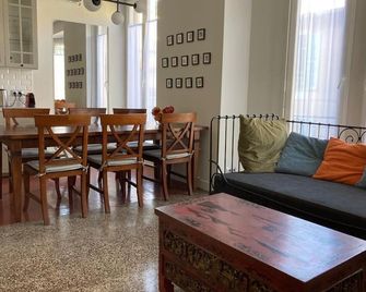 Everyone has their vacation!! - Menton - Essbereich