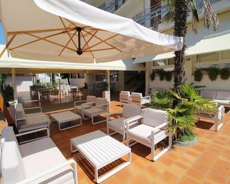 Hotel Manuela - Cervia - Binnenhof