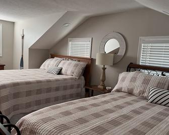 Relax near Lake Murray in our spacious 3-bedroom retreat - Batesburg-Leesville - Bedroom