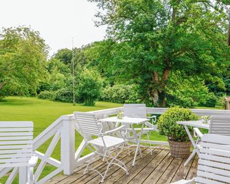 Lundsgaard Gods Badehotel - Kerteminde - Patio