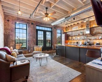 Urban Loft #7 Blue · Downtown Urban Loft Above Restaurants & Boutiques - Perryville