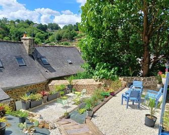 Chambre d'hote Familiale de la maison Bleue - Lanvallay - Patio