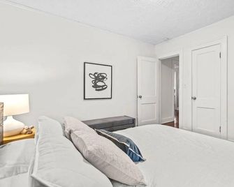 Cozy, Modern Waldo Escape - Kansas City - Camera da letto