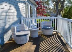 Sun Drenched Waterfront Cape Cod Escape! - North Falmouth - Balcony