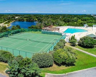 Waterfront Condo with Amazing Sunsets - Avon - Property amenity