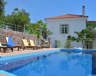 Cherry Cottage - Two Bedroom Villa, Sleeps 4 - Skopelos - Pool