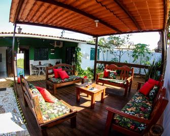 بوزادا لياو مارينهو - فرناندو دي نورونا - شرفة مرصوفة