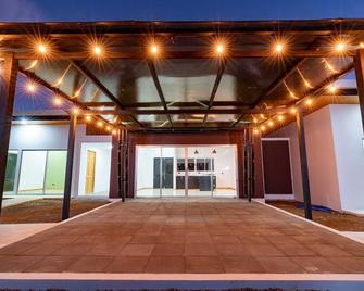 Casa de Volcán - Turrialba - Edificio