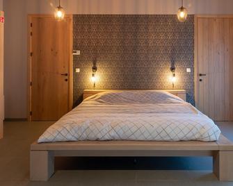 't Oud Gemeentehuis Poelkapelle - Poelkapelle - Schlafzimmer