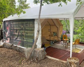 Red Rocks Glamping: Meeting nature & extravaganza - Morrison - Patio
