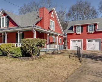 The cutest cottage in all of Pine Mountain! - Pine Mountain - Building