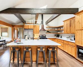 Charming 2-bedroom cottage - walkable downtown Mariposa/31 miles to Yosemite - Mariposa - Cuisine