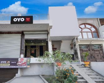 Vidhi family Restaurent and AC Dhaba - Etah - Building