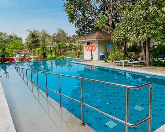 Baan Pingkan Wellness Resort - San Kamphaeng - Pool