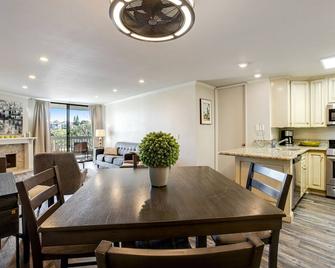 Modern condo with access to pool & hot tub in great location - Oceanside - Sala pranzo