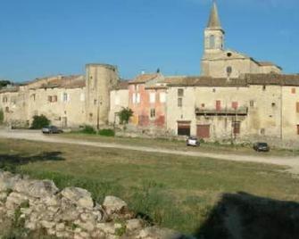 Countryhouse with spacious garden in the Drôme Provençale - Taulignan - Edificio