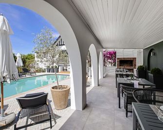 One Kensington Boutique Hotel - קייפ טאון - בניין