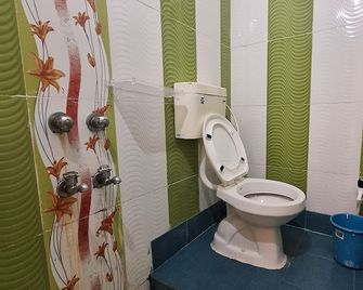Hotel Yogita Inn - Bodh Gaya - חדר רחצה