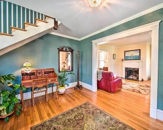 Edenton Vacation Rental with Patio Walk Downtown - Edenton - Obývací pokoj