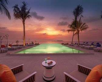 OBLU SELECT Lobigili - מאלה - בריכה