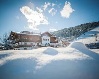 Alpines Gourmet Hotel Montanara - Flachau - Byggnad