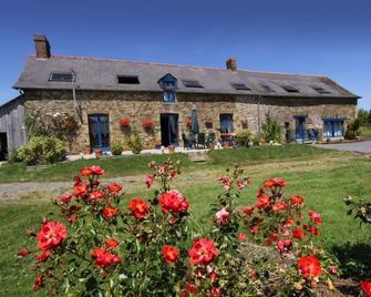 Chambre d'Hôte La Boulière - Martigné-Ferchaud - Edificio