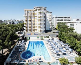 Hotel Luna - Bibione - Building