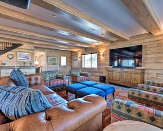 Renovated Historic Cabin ~ 25 Miles to Park City! - Kamas - Lounge